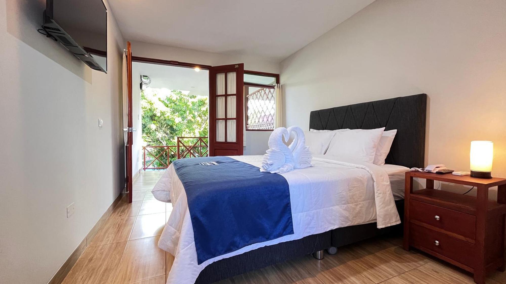 Laguna Azul Hotel & Suites Sauce Екстериор снимка