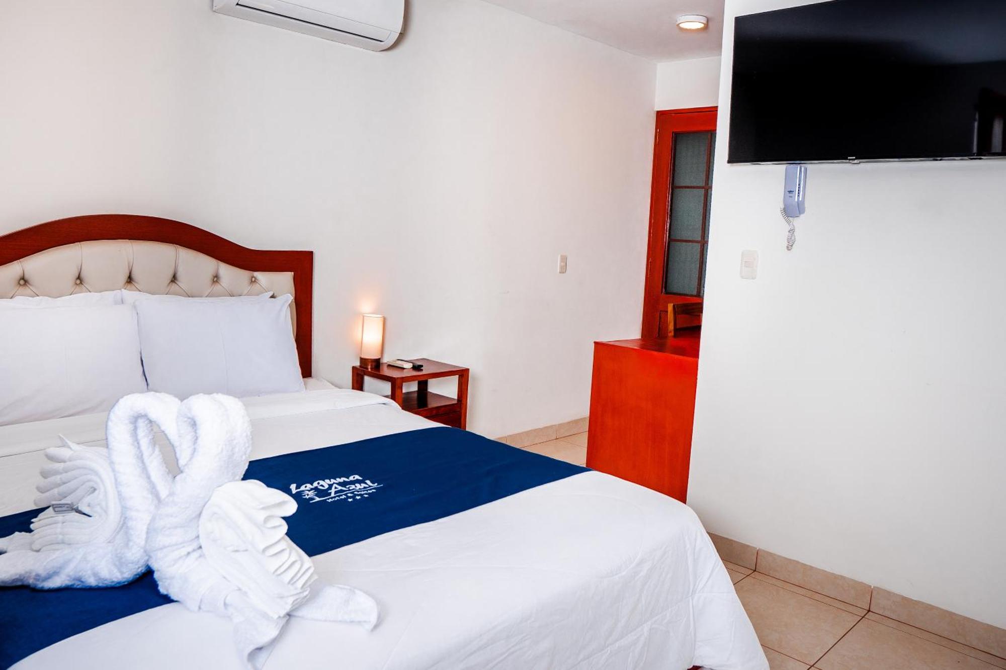 Laguna Azul Hotel & Suites Sauce Екстериор снимка