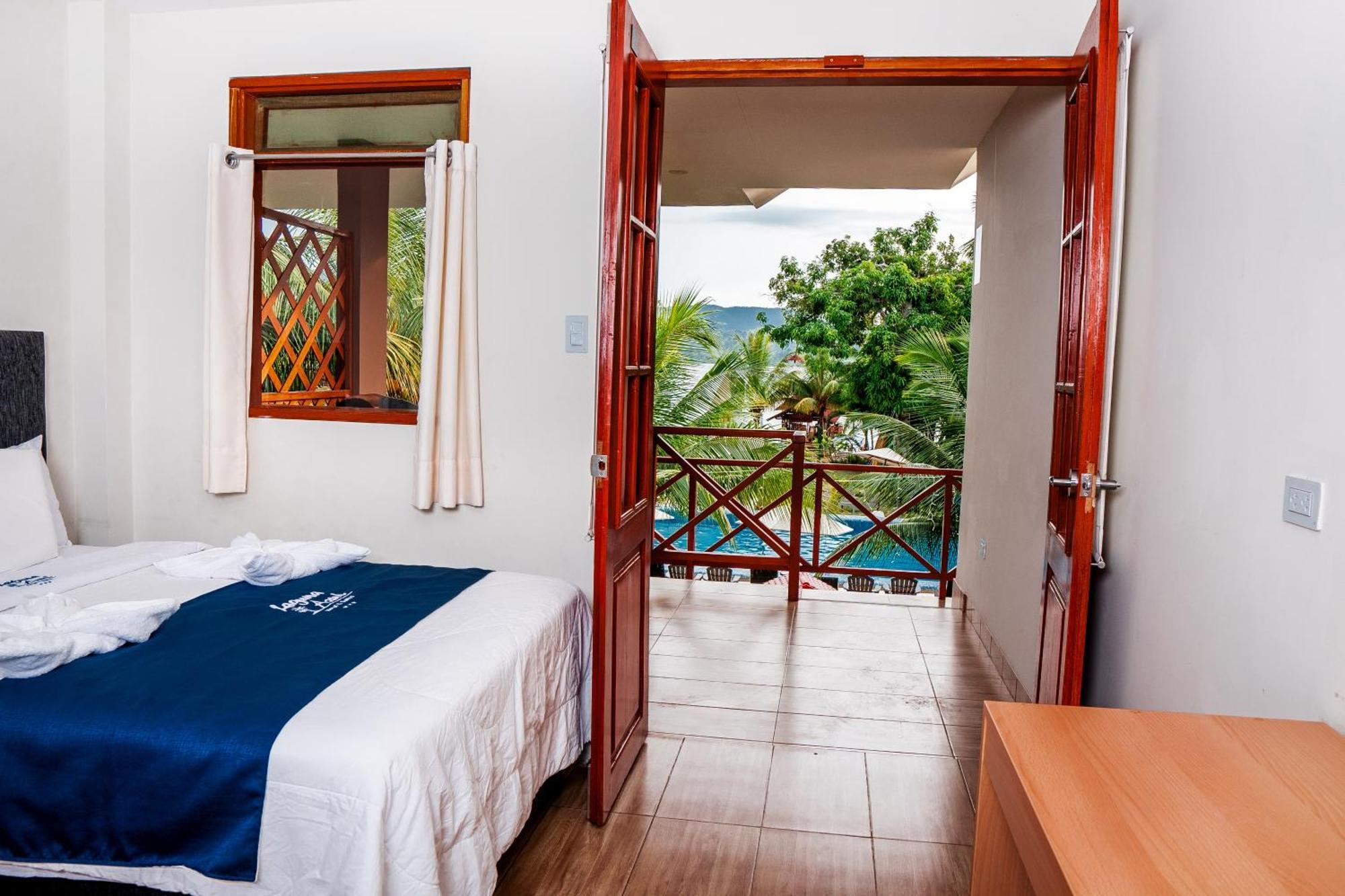 Laguna Azul Hotel & Suites Sauce Екстериор снимка