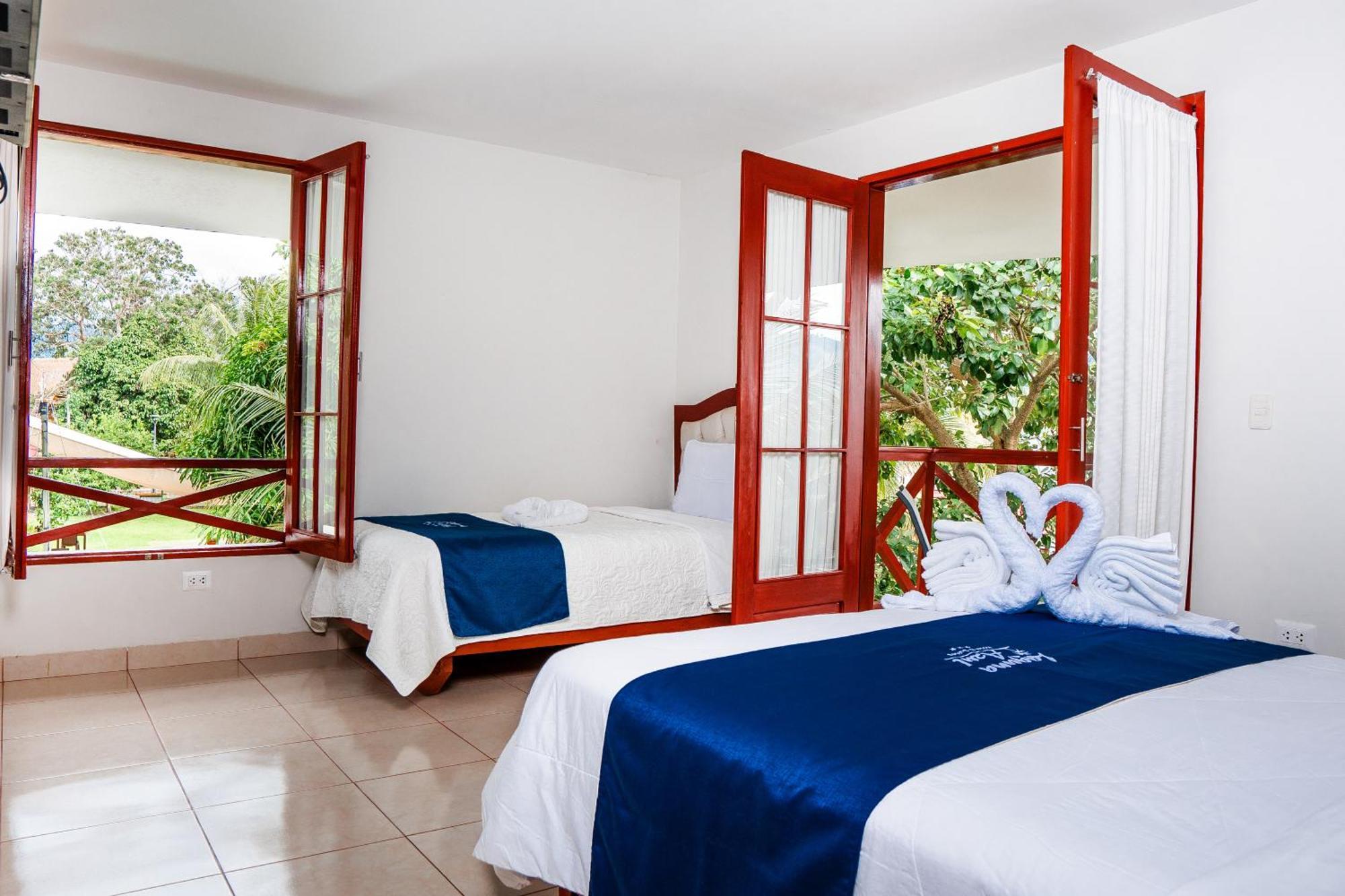Laguna Azul Hotel & Suites Sauce Екстериор снимка